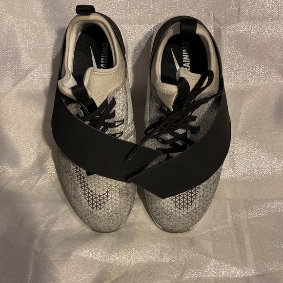 Nike Sneakers size 7 - Picture 4 of 7